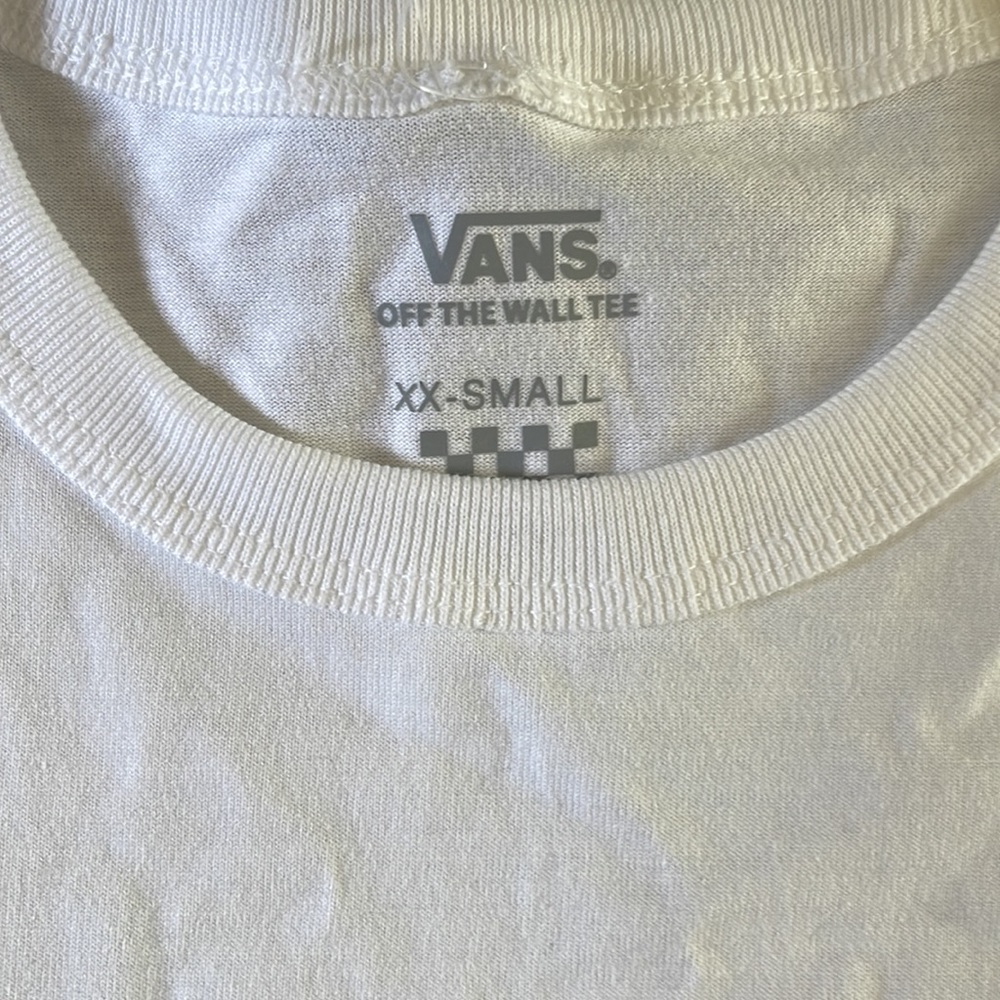 COPY - NWT Vans Off The Wall Armanto White Embroidered Rose Graphic Tee Shirt - Picture 4 of 7